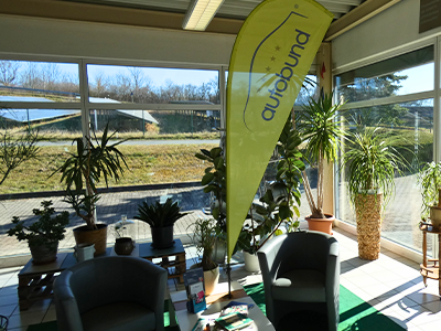 Eingangsbereich Autohaus